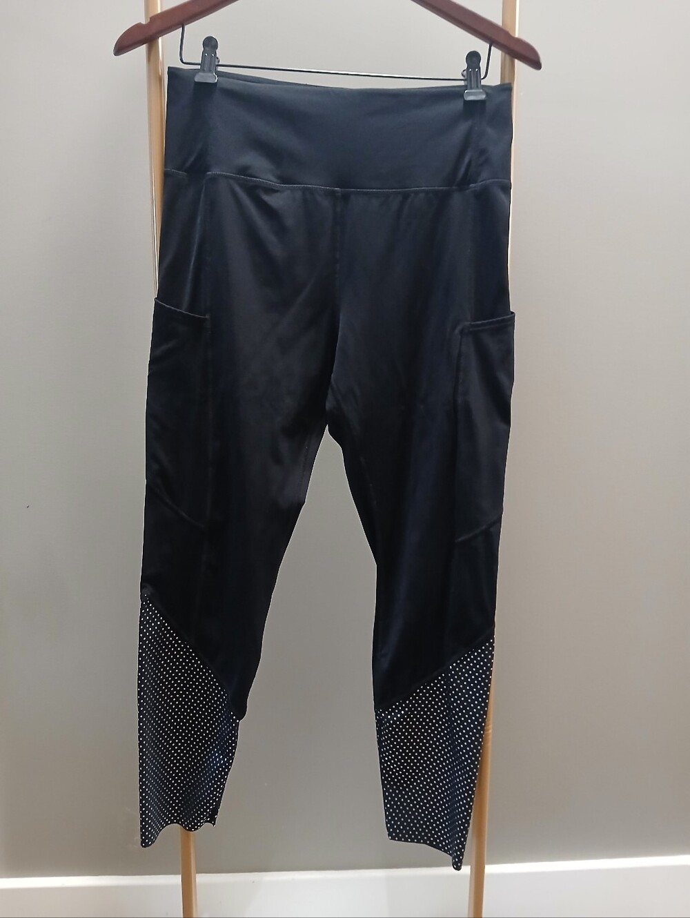 EUC Zyia Black & Silver Polka Dot High Rise Legging